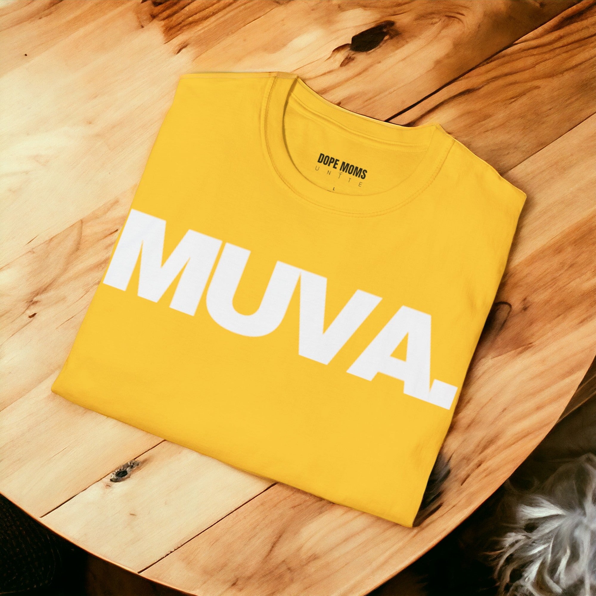 MUVA. - Unisex Softstyle T-Shirt